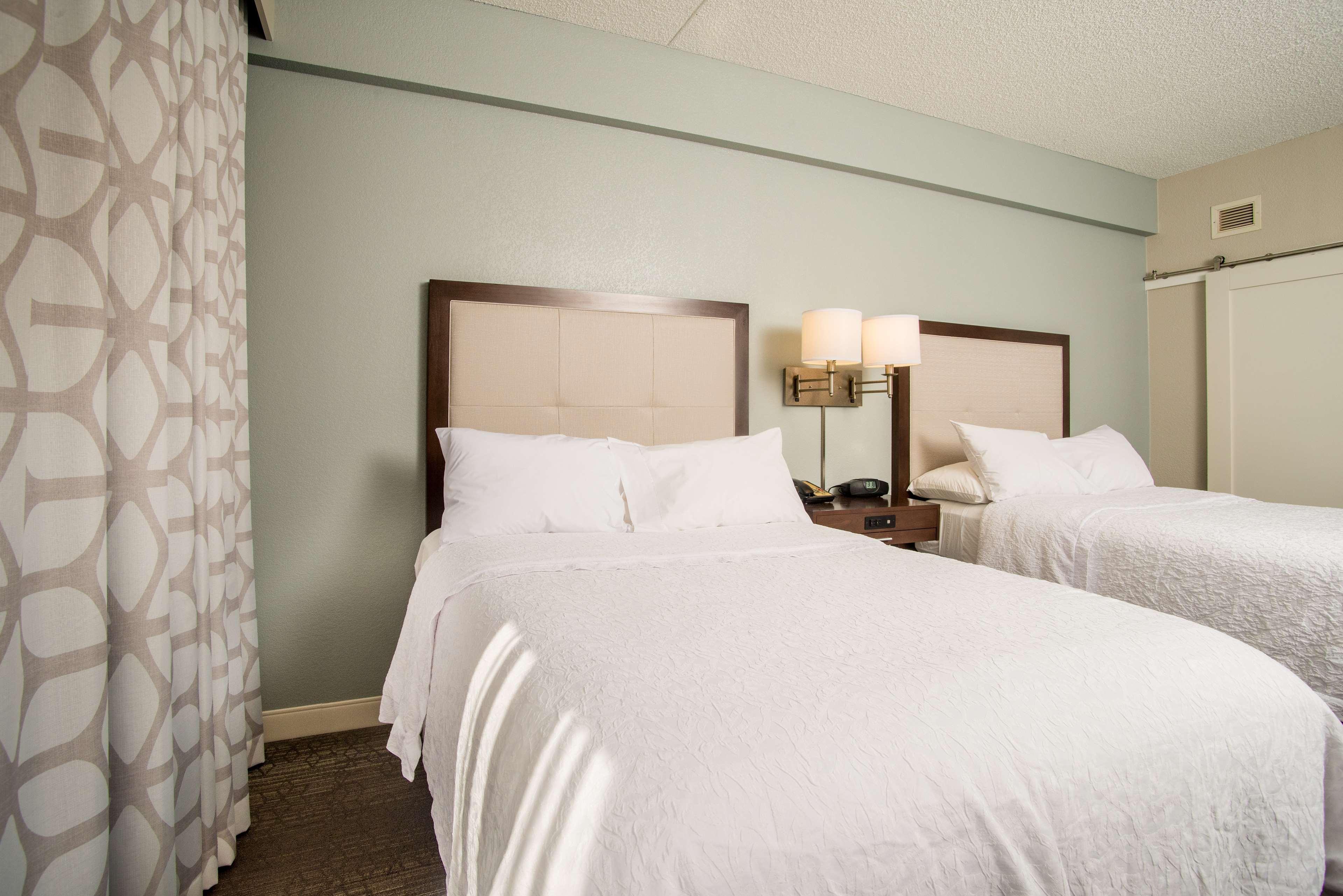 Hampton Inn Joplin Extérieur photo
