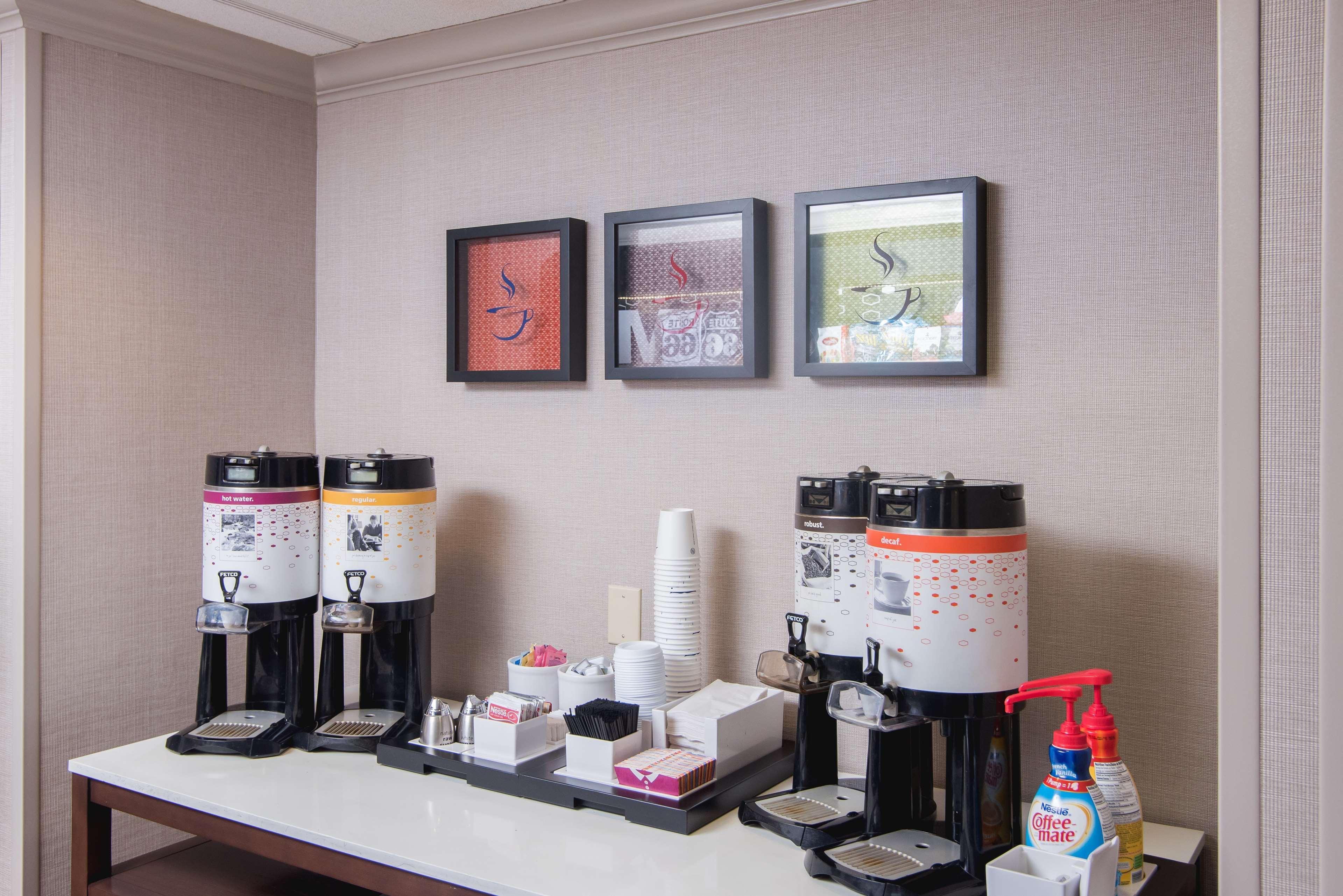 Hampton Inn Joplin Extérieur photo