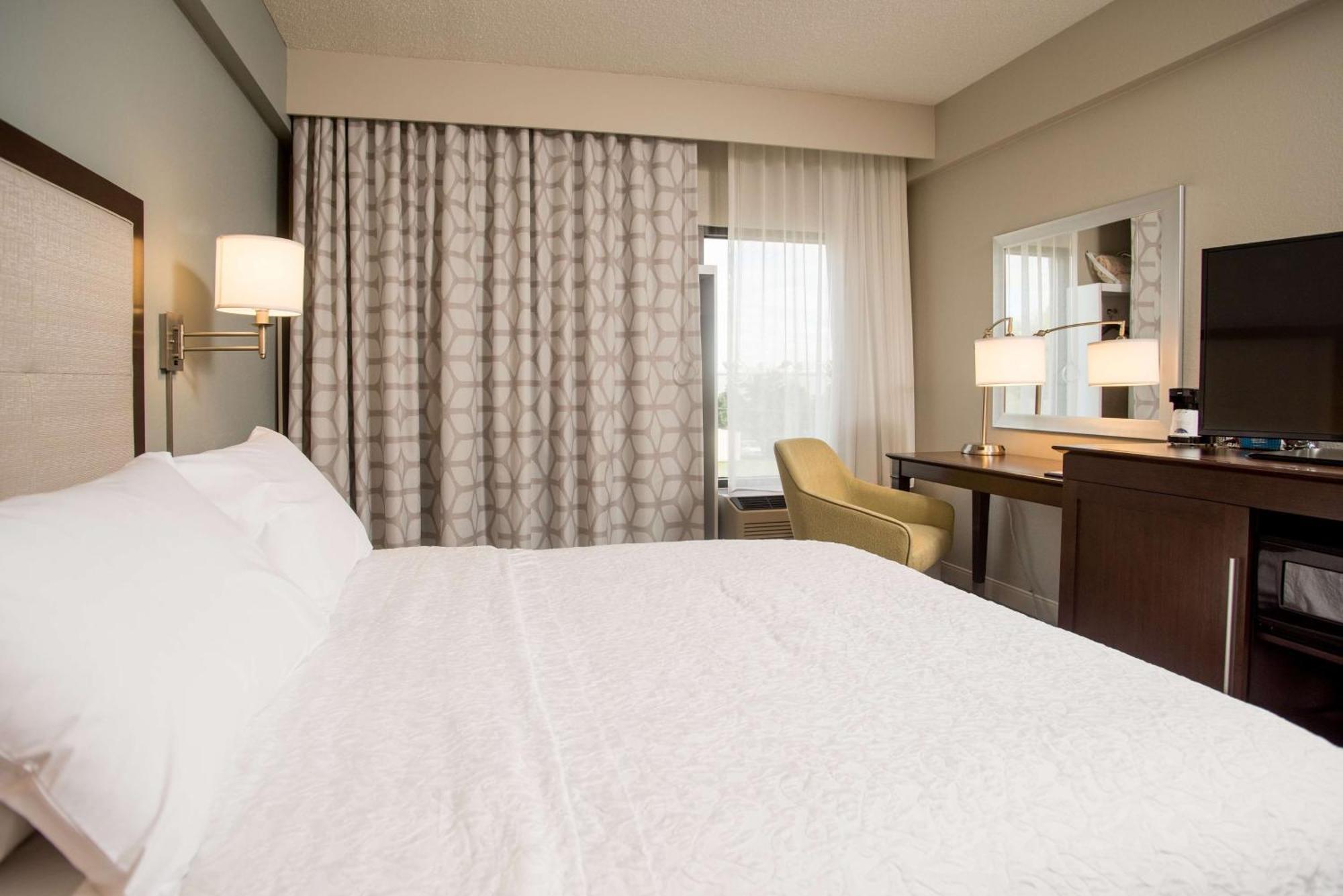Hampton Inn Joplin Extérieur photo