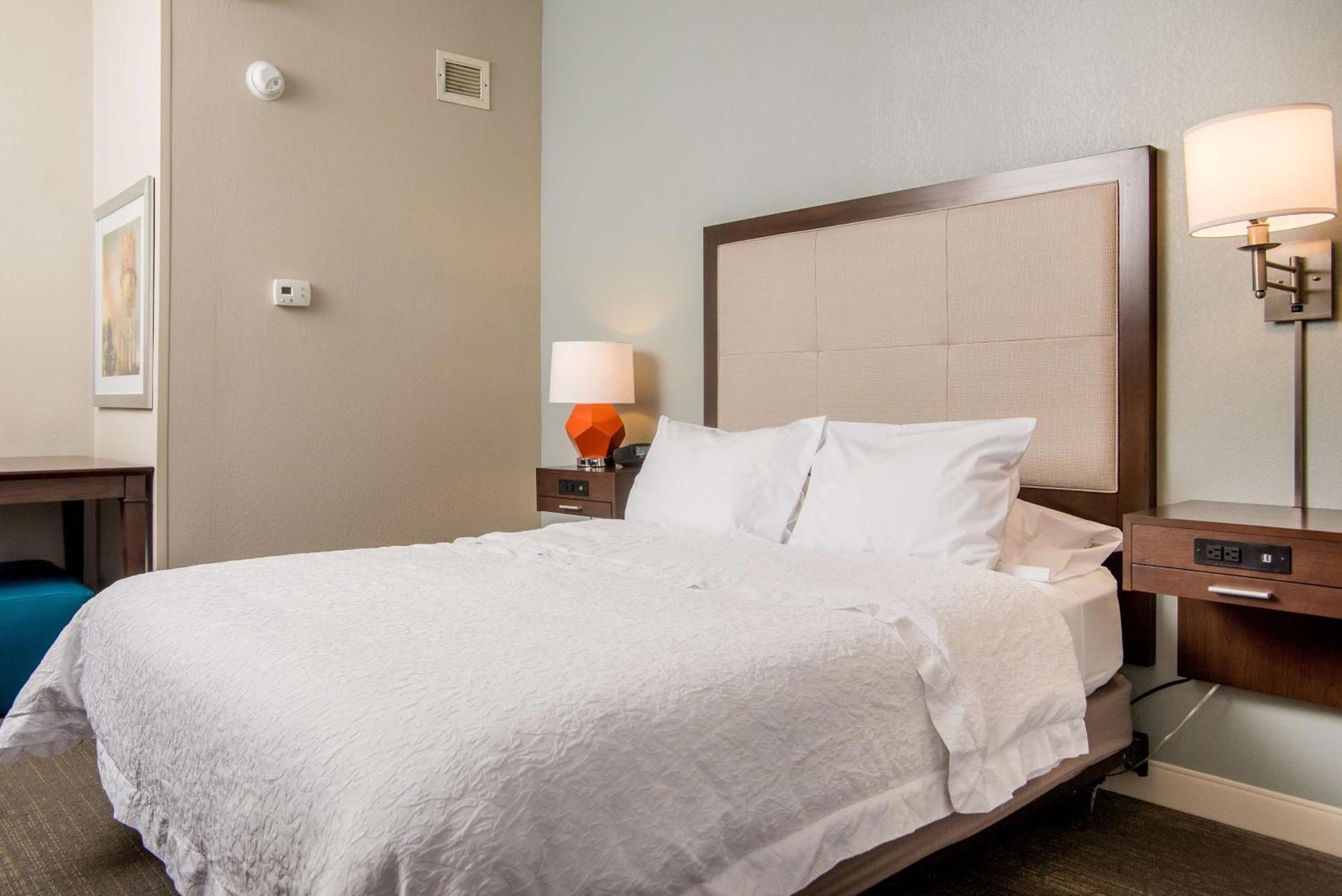 Hampton Inn Joplin Extérieur photo
