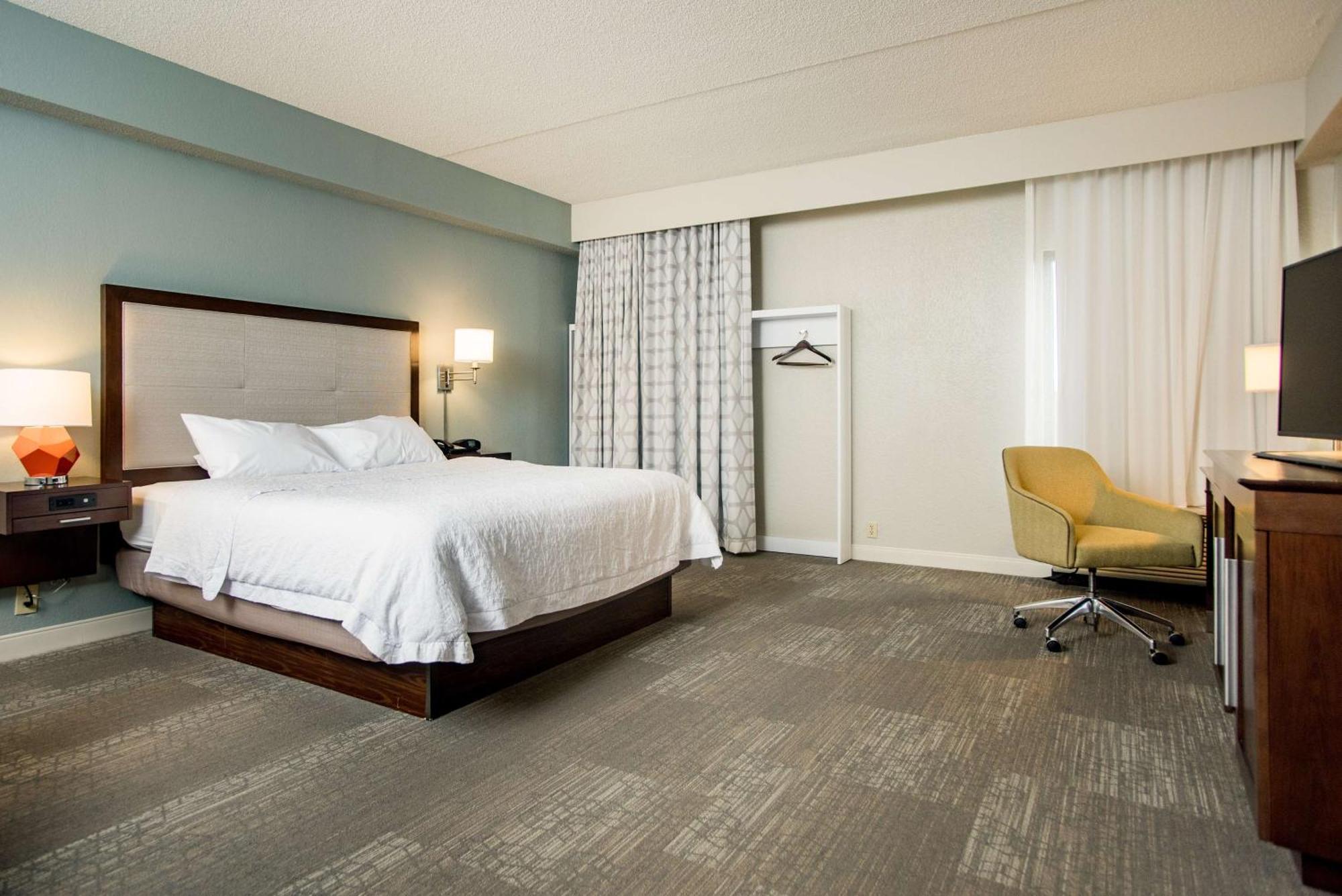 Hampton Inn Joplin Extérieur photo