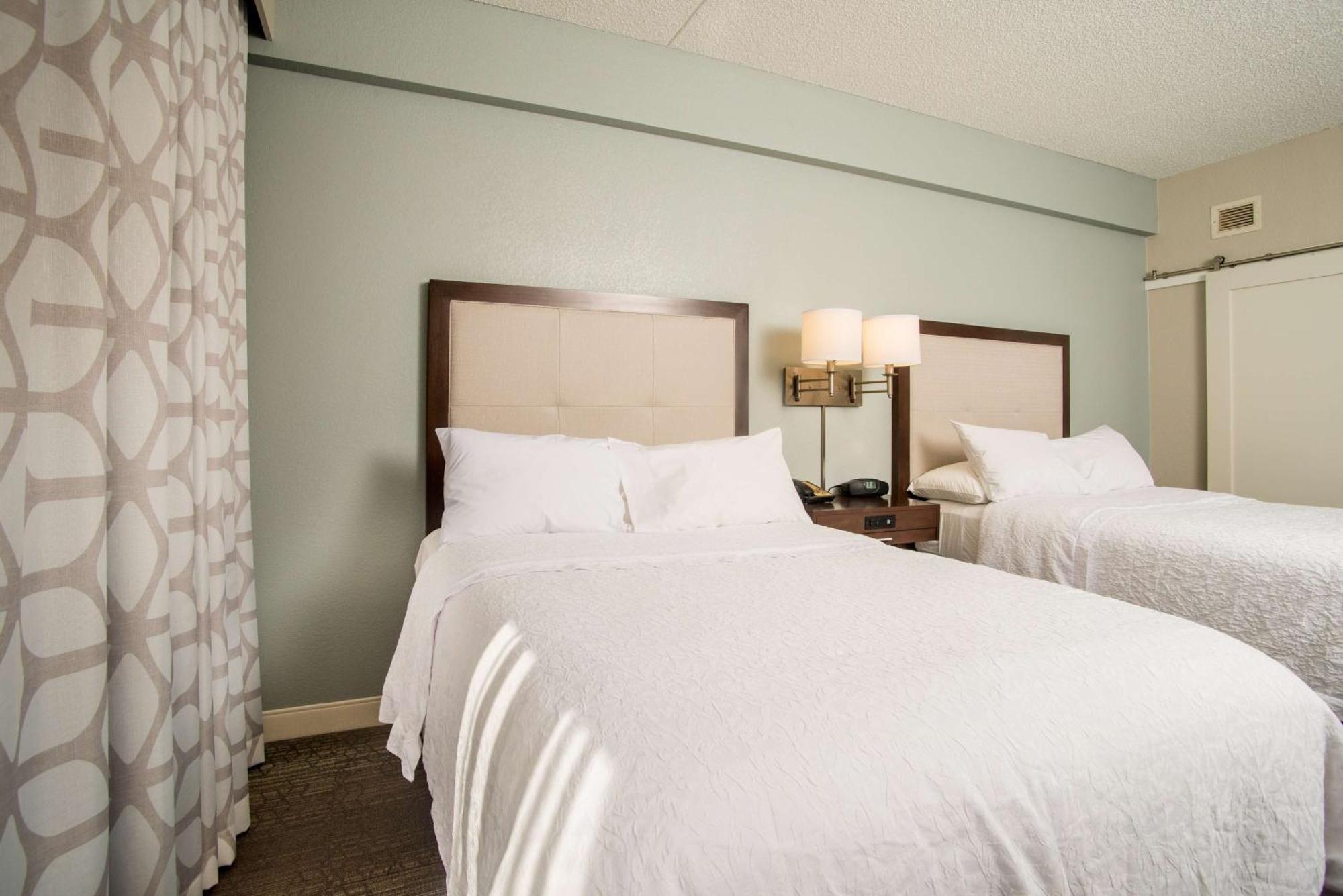 Hampton Inn Joplin Extérieur photo