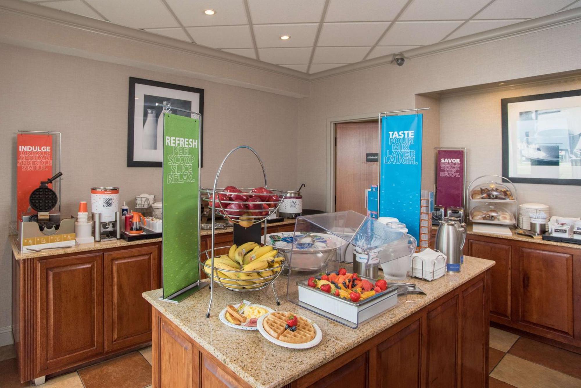 Hampton Inn Joplin Extérieur photo