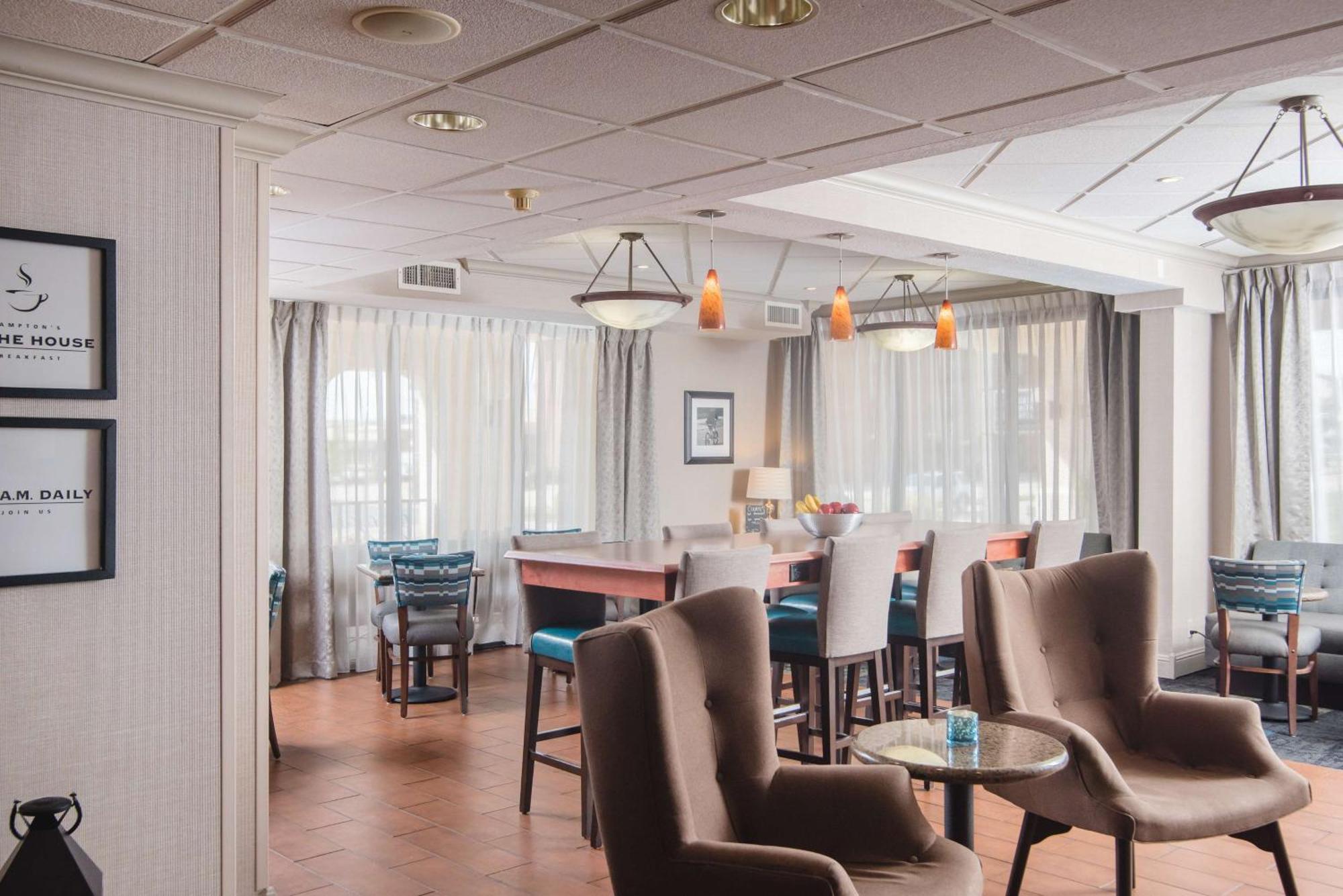 Hampton Inn Joplin Extérieur photo