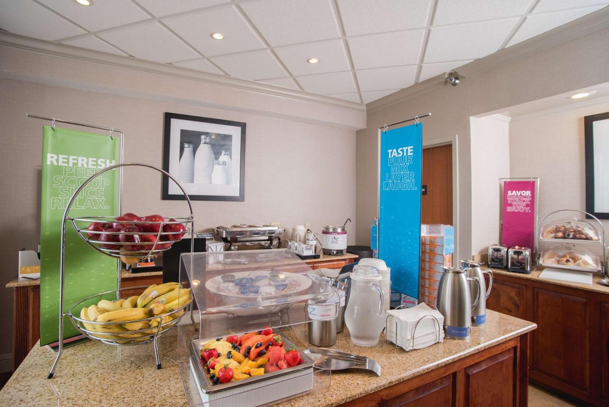 Hampton Inn Joplin Extérieur photo