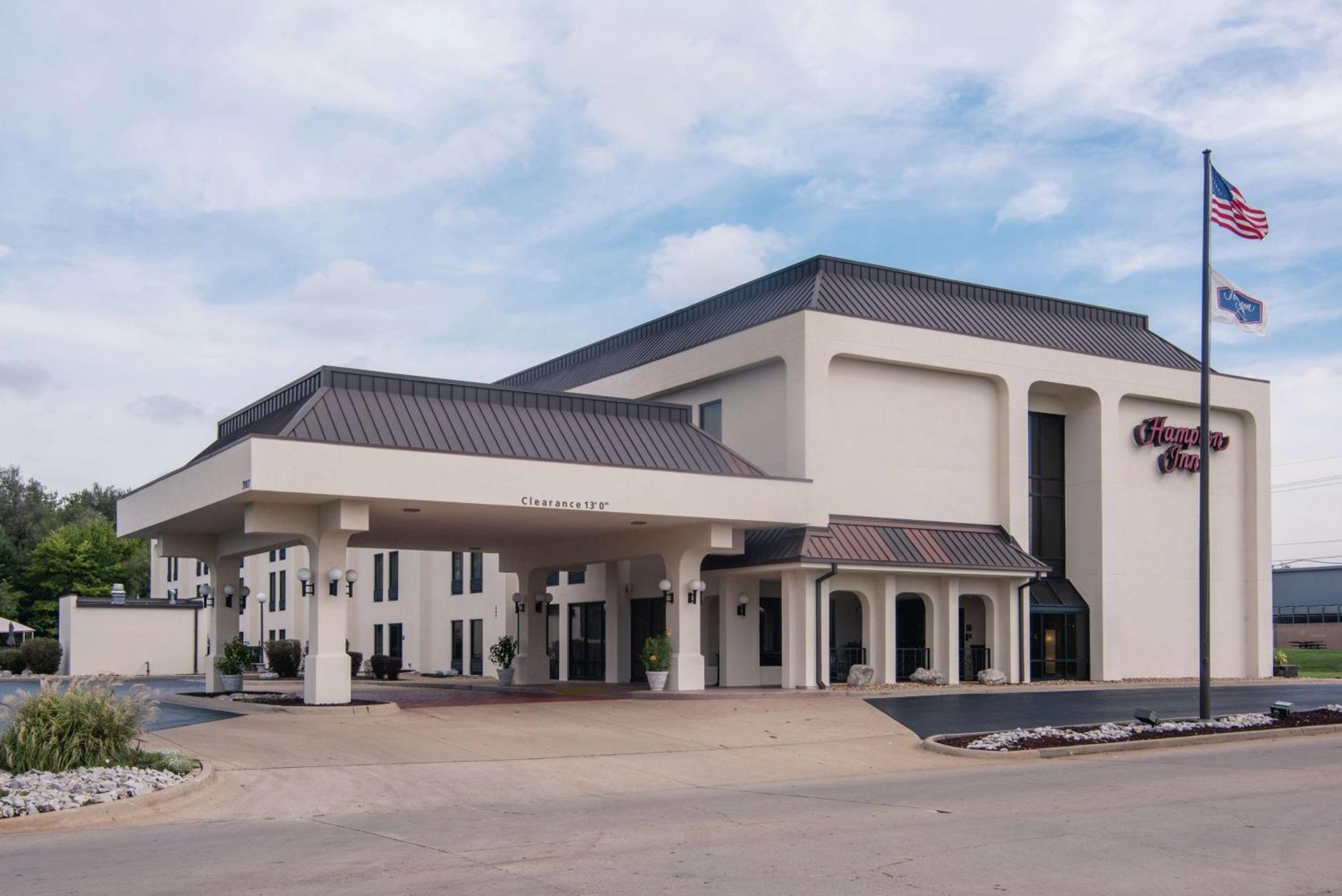 Hampton Inn Joplin Extérieur photo